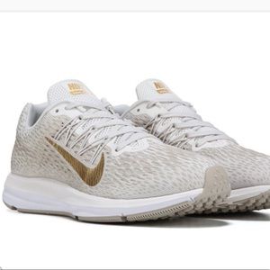 NEVER WORN Nike zoom winflo 5 woman’s 8